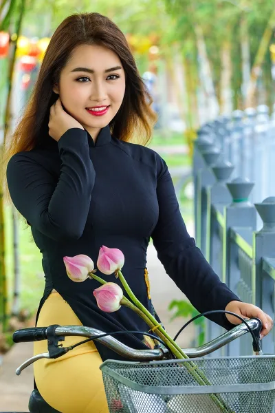 Thanh lịch áo dài đen xe đạp [I8ZN2A]