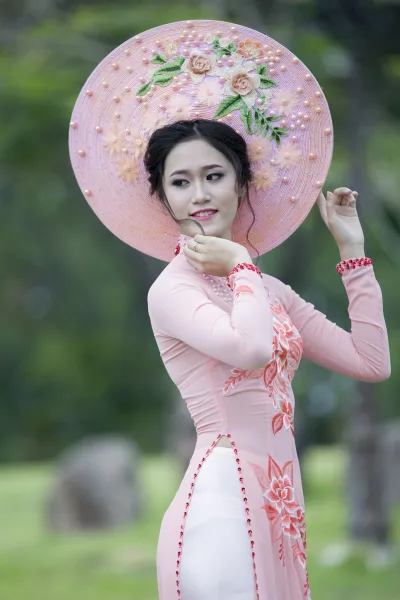 Gái xinh áo dài khăn đóng dịu dàng áo dài khăn đóng [EGZBMN]