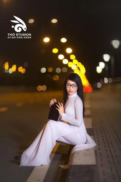 Áo dài trắng tinh khôi mắt kính [3VVCHT]