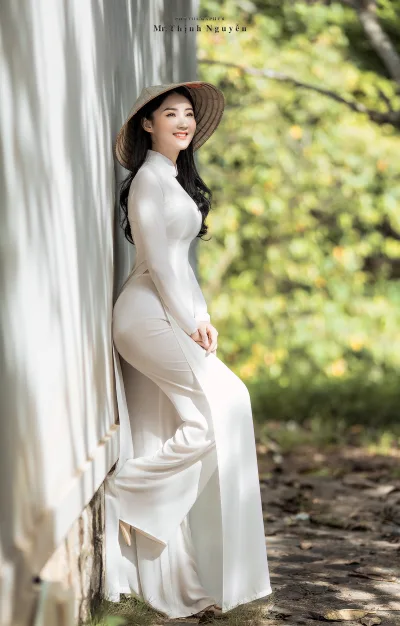Áo dài trắng hot girl góc ngang mong manh [NGOKSE]