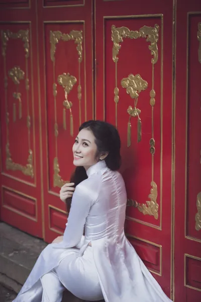 Áo dài trắng nhẹ nhàng nuột [TUMOEA]