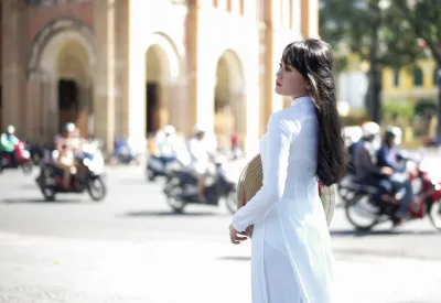 Áo dài trắng tà áo dài thanh thoát [VSRQHK]