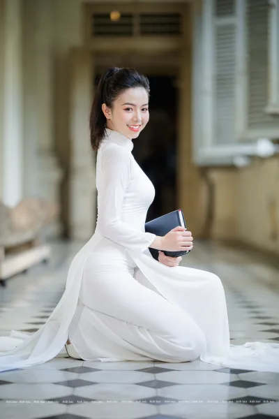 Áo dài trắng người đẹp thướt tha [CGOBJN]