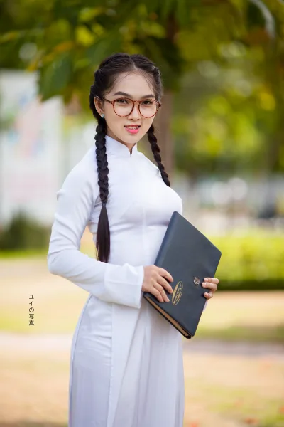 Áo dài trắng nữ sinh kiêu sa [1AKWE8]