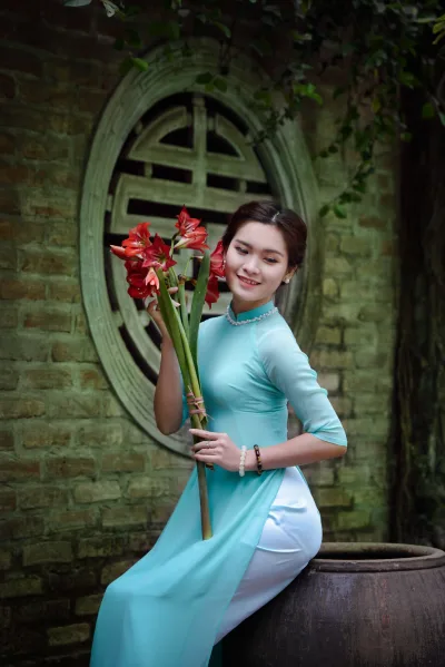Áo dài xanh duyên dáng hoa [PG0LFQ]