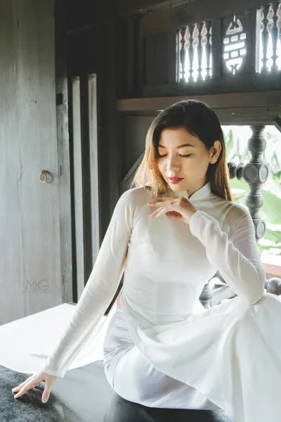 Dịu dàng áo dài trắng cổ kính [ARAJWJ]
