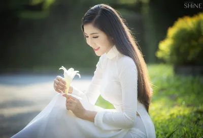Áo dài trắng thiếu nữ hoa thướt tha [DMO9YO]
