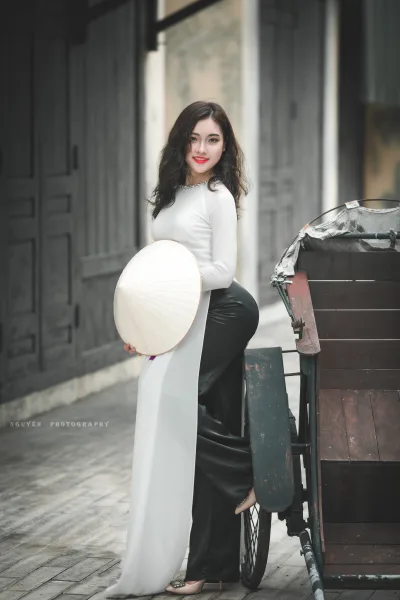 Áo dài trắng vẻ đẹp nón lá thanh lịch [7LS0FP]