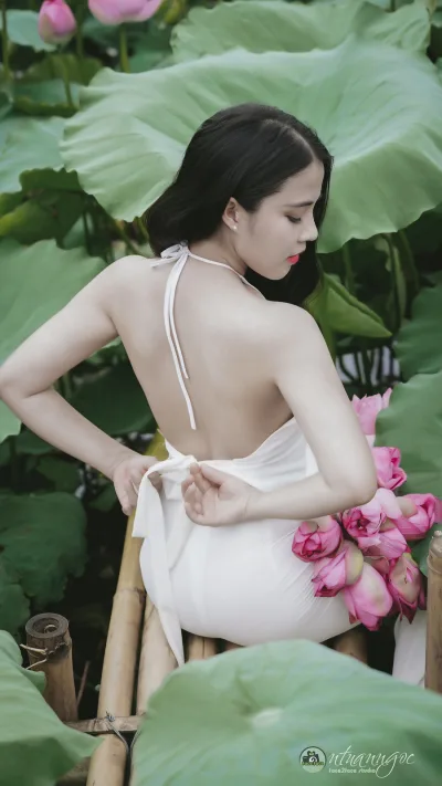 Áo Yếm cuốn hút hoa sen [NYEJYM]