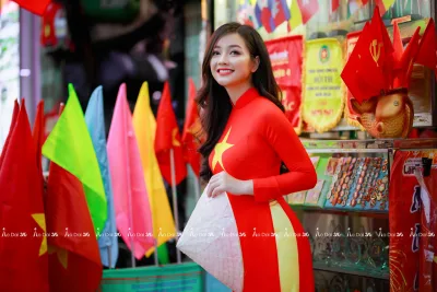 Áo dài đỏ trang nhã [UUROLO]