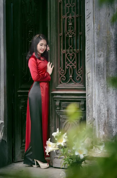 Nhẹ nhàng áo dài đỏ cổ kính [UCSEE9]