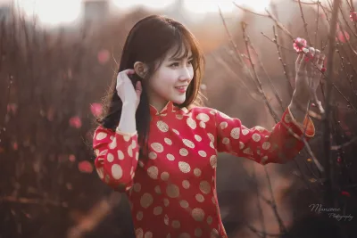 Áo dài đỏ bộ ảnh hoa đào dịu dàng [WSE6GQ]