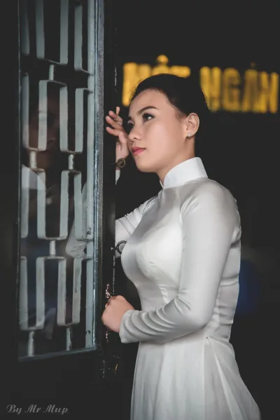 Hút hồn áo dài trắng cổ kính [UQLEGZ]