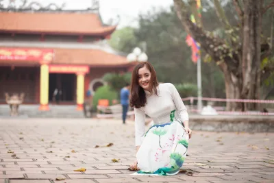 Áo dài trắng sang trọng lễ chùa [IKIMPB]