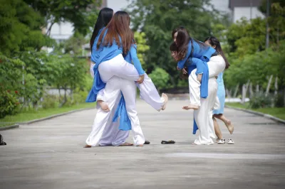 Áo dài xanh tinh nghịch nổi bật [QFELNN]