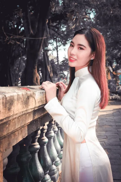 Áo dài trắng vẻ đẹp áo dài mộc mạc [FIEEOZ]