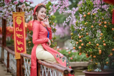 Duyên dáng áo dài đỏ hoa [QCX3HJ]
