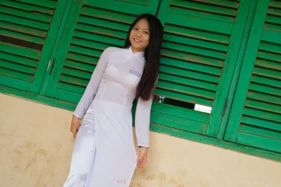 Nữ tính áo dài trắng lớp học [BFLUSM]