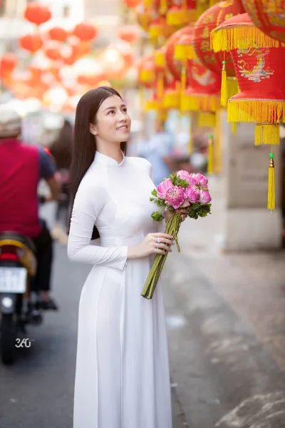 Áo dài trắng sang trọng đón tết [DXPESF]