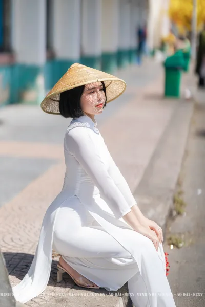 Áo dài trắng thiếu nữ nón lá thuần Việt [O1J1R5]