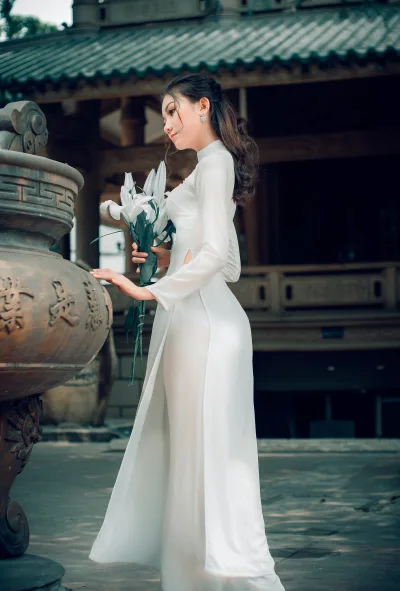 Duyên thầm áo dài trắng góc ngang [0WO4FV]