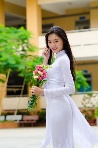 Ấn tượng áo dài trắng Bảo Như [LWIUEV]