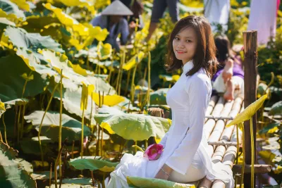 Áo dài trắng vẻ đẹp áo dài bên hồ thướt tha [QSGBCY]
