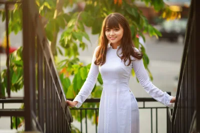Áo dài trắng thướt tha [6CIM2B]