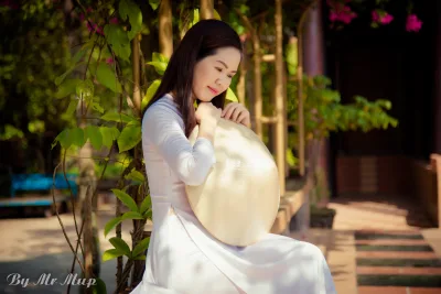 Áo dài trắng nữ nhân nắng nét Việt [MKNVXV]