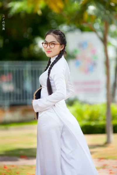 Áo dài trắng cách tân mắt kính yêu kiều [ZSFUOK]