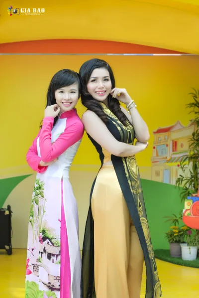 Tà áo dài áo dài họa tiết đằm thắm chị chị em em [XONJLS]