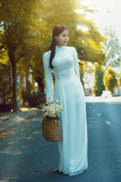 Dịu dàng áo dài trắng áo dài trắng [QWKUNC]