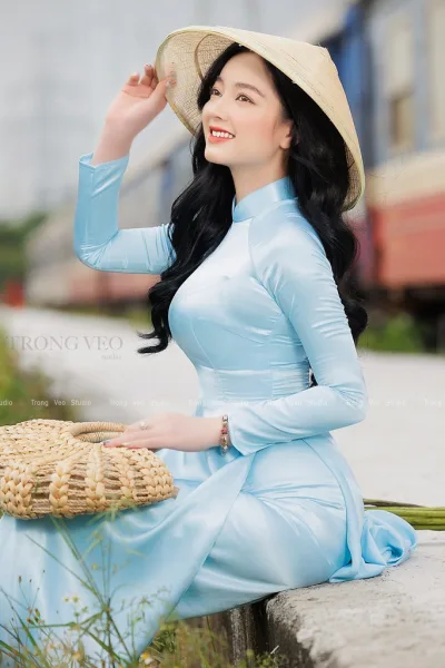 Thanh nhã áo dài xanh quỳnh trâm [QRHXLP]