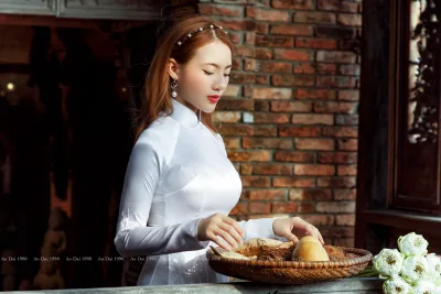 Áo dài trắng e ấp [OGSTNA]
