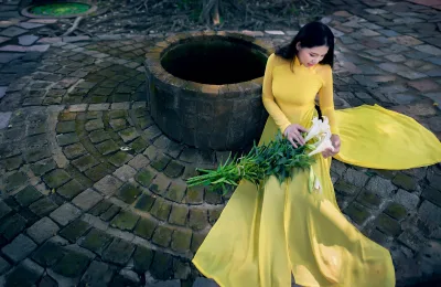 Girl xinh áo dài vàng đằm thắm áo dài vàng [TKR9D2]