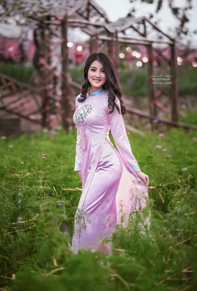 Áo dài hồng hình nền đồng cỏ yêu kiều [XIH4MU]