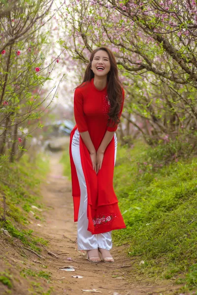 Áo dài trắng hình nền đón tết quý phái [HV0RWY]