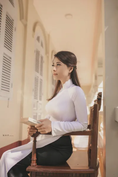 Girl xinh áo dài trắng nhẹ nhàng [V59RLD]