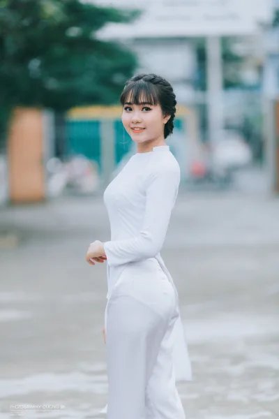 Thiếu nữ áo dài trắng hài hòa nữ sinh [ODHAZV]