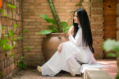 Áo dài trắng hot girl tinh tế [ZHHP4D]