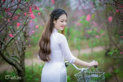 Nữ nhân áo dài trắng e ấp [CPNVLW]