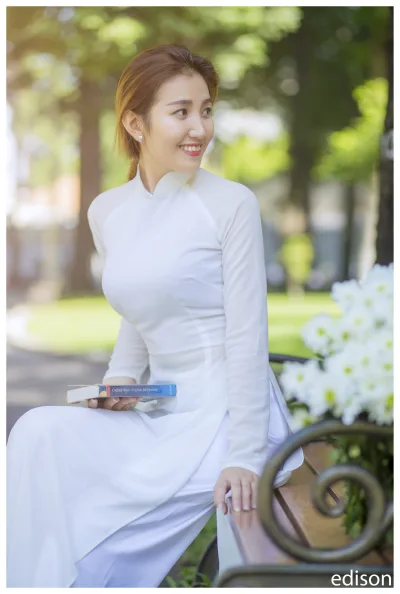 Vẻ đẹp áo dài trắng cuốn hút áo dài trắng [YXRXW3]
