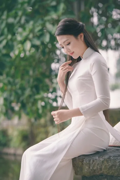 Áo dài trắng kiêu sa [43TWKQ]