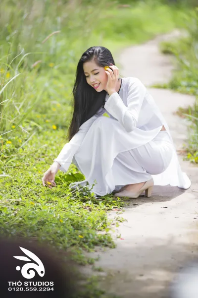 Girl xinh áo dài trắng thướt tha [IYQES6]