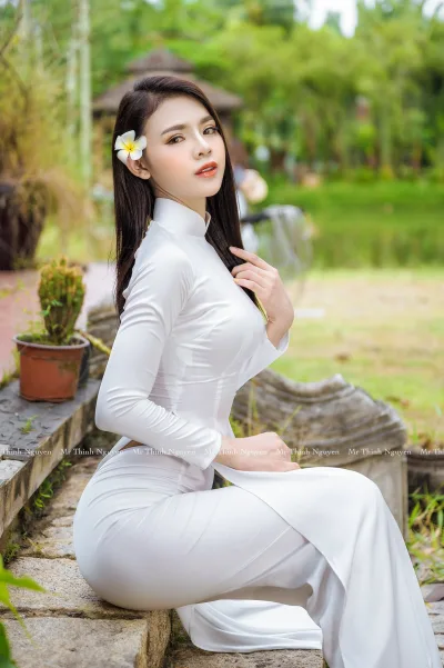 Áo dài trắng bộ sưu tập hoa mong manh [VIJOE0]