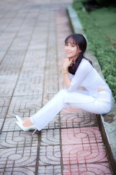 Áo dài trắng khoảnh khắc áo dài trắng thuần Việt [NXN9UN]