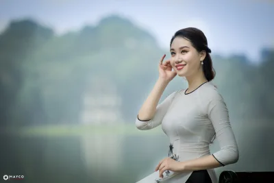 Áo dài trắng thướt tha sang trọng [PDJPEL]